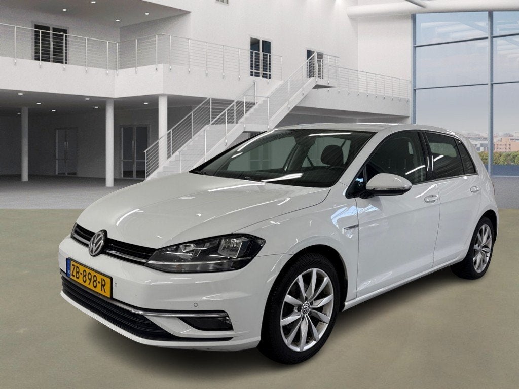 Volkswagen Golf 1.0 TSI Highline DSG CarPlay NAP in btw:, Auto's, Euro 6, 1165 kg, Wit, Origineel Nederlands