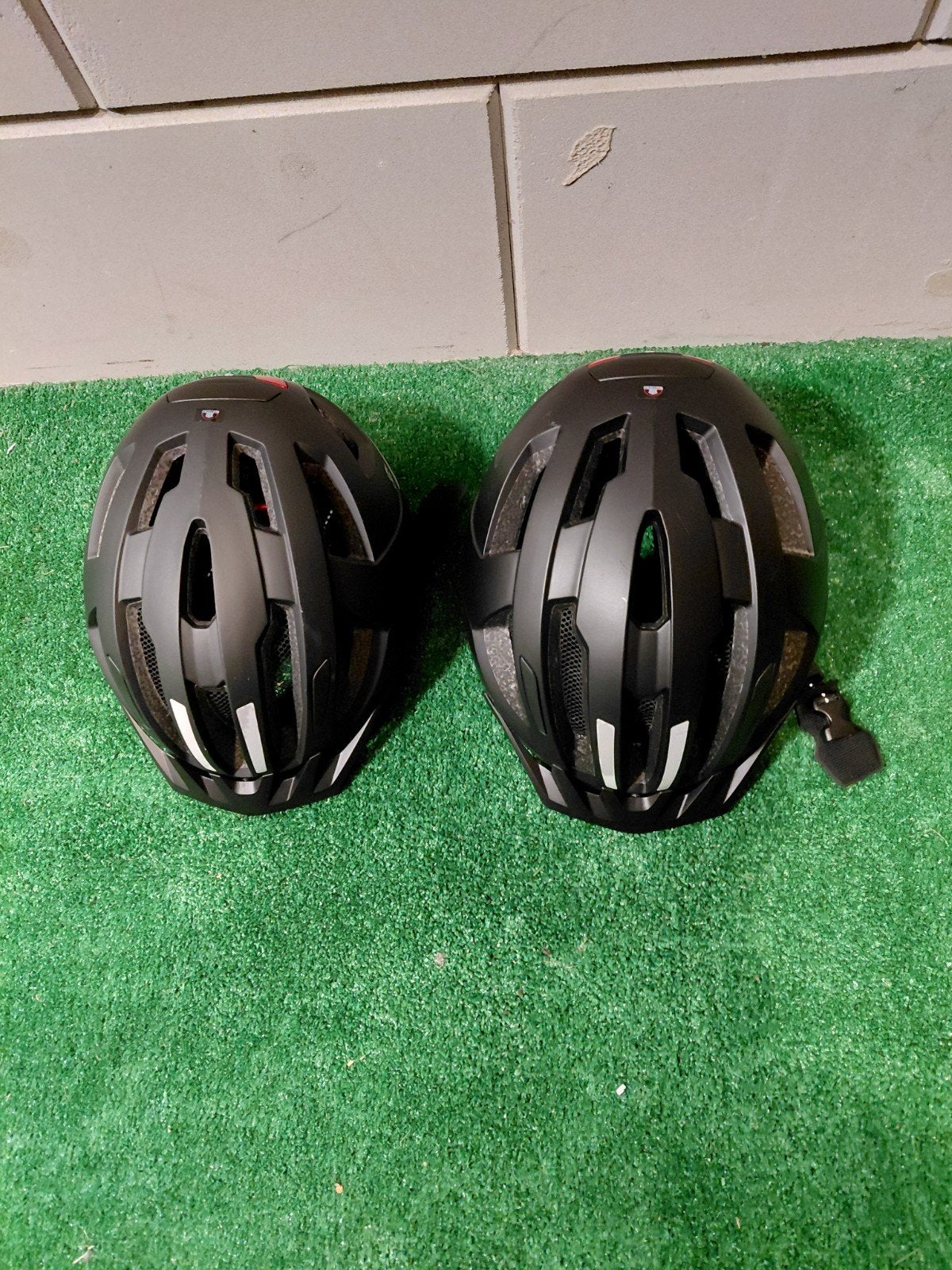 Twee nieuwe fietshelmen - Maat S en M, Fietsen en Brommers, Ophalen of Verzenden