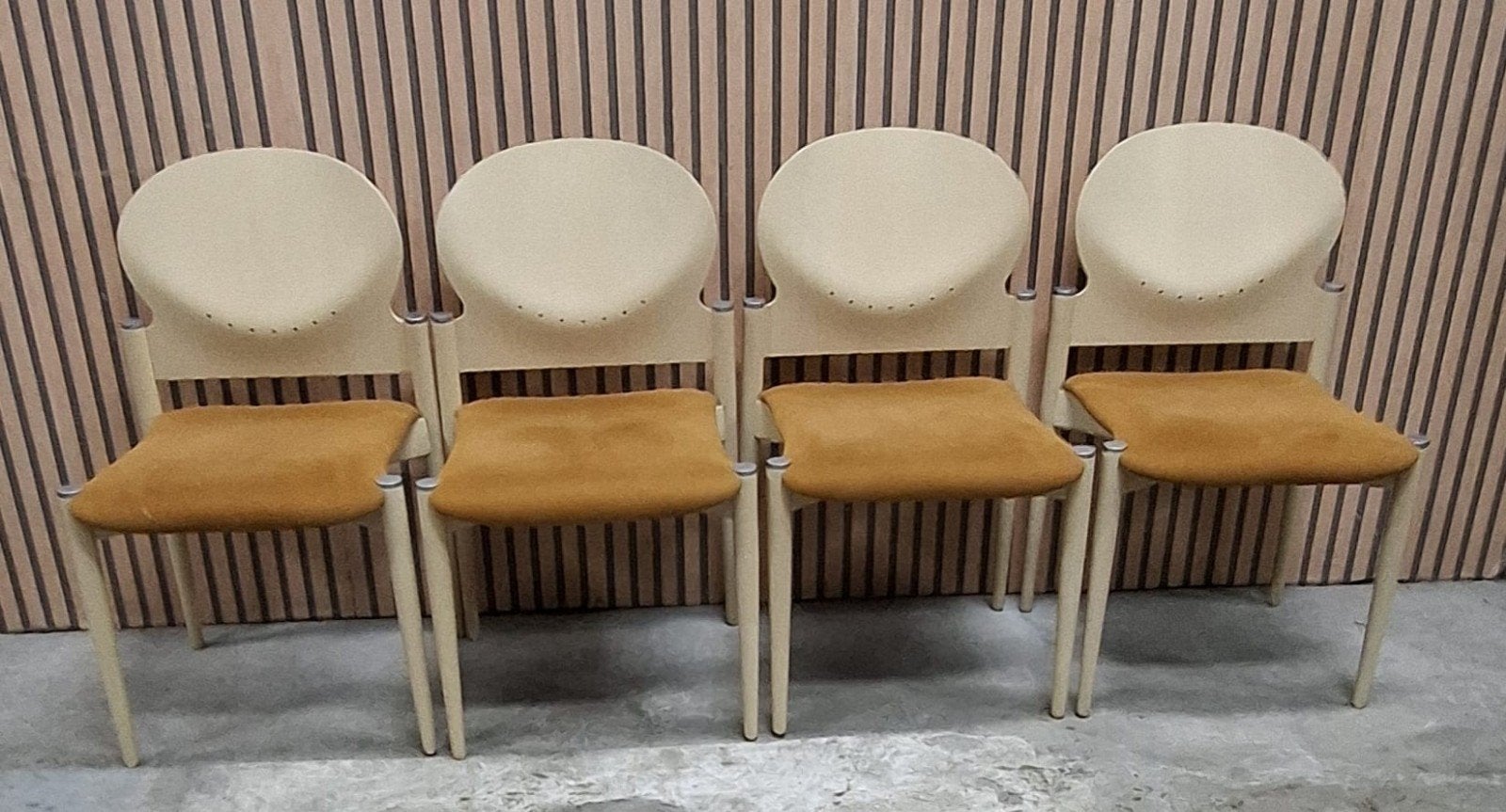 71 x Brunner vergaderstoelen goud kantine stoelen zaal cafe, Huis en Inrichting, Stoelen, Ophalen of Verzenden, Zo goed als nieuw