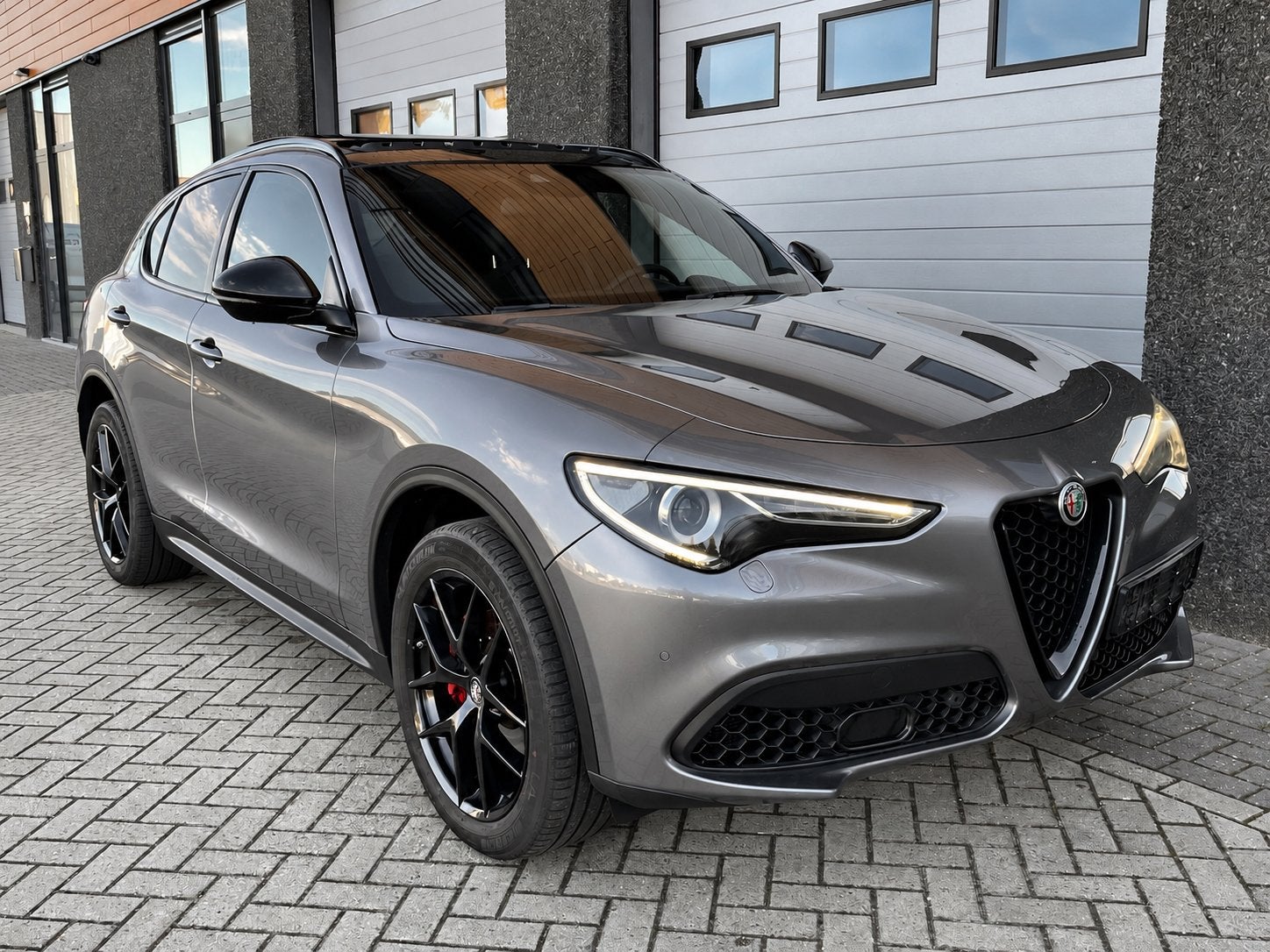 Alfa Romeo Stelvio 2.0 T AWD B-Tech 280pk Pano ACC Leder CAM, Auto's, 1995 cc, 4 cilinders, Leder, Vierwielaandrijving