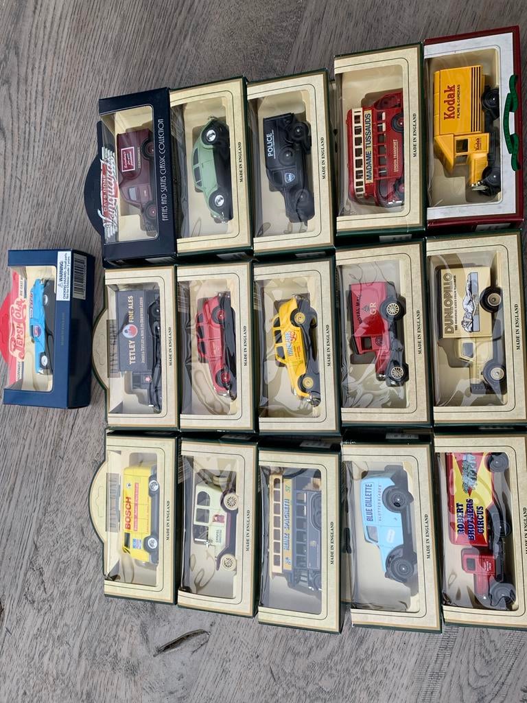 Verzameling van 15 Days Gone Vanguards modelauto's, Ophalen, Zo goed als nieuw