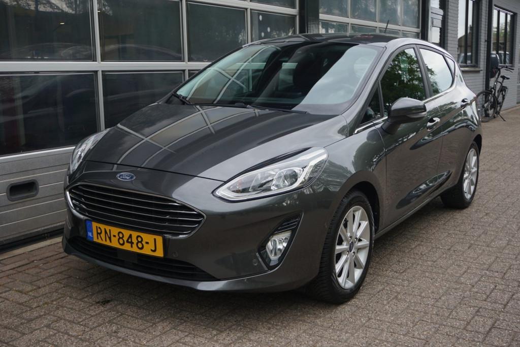 Ford Fiesta 1.0 EcoBoost Titanium Trekhaak/Camera!, Auto's, Ford, Voorwielaandrijving, Gebruikt, Euro 6, 580 kg