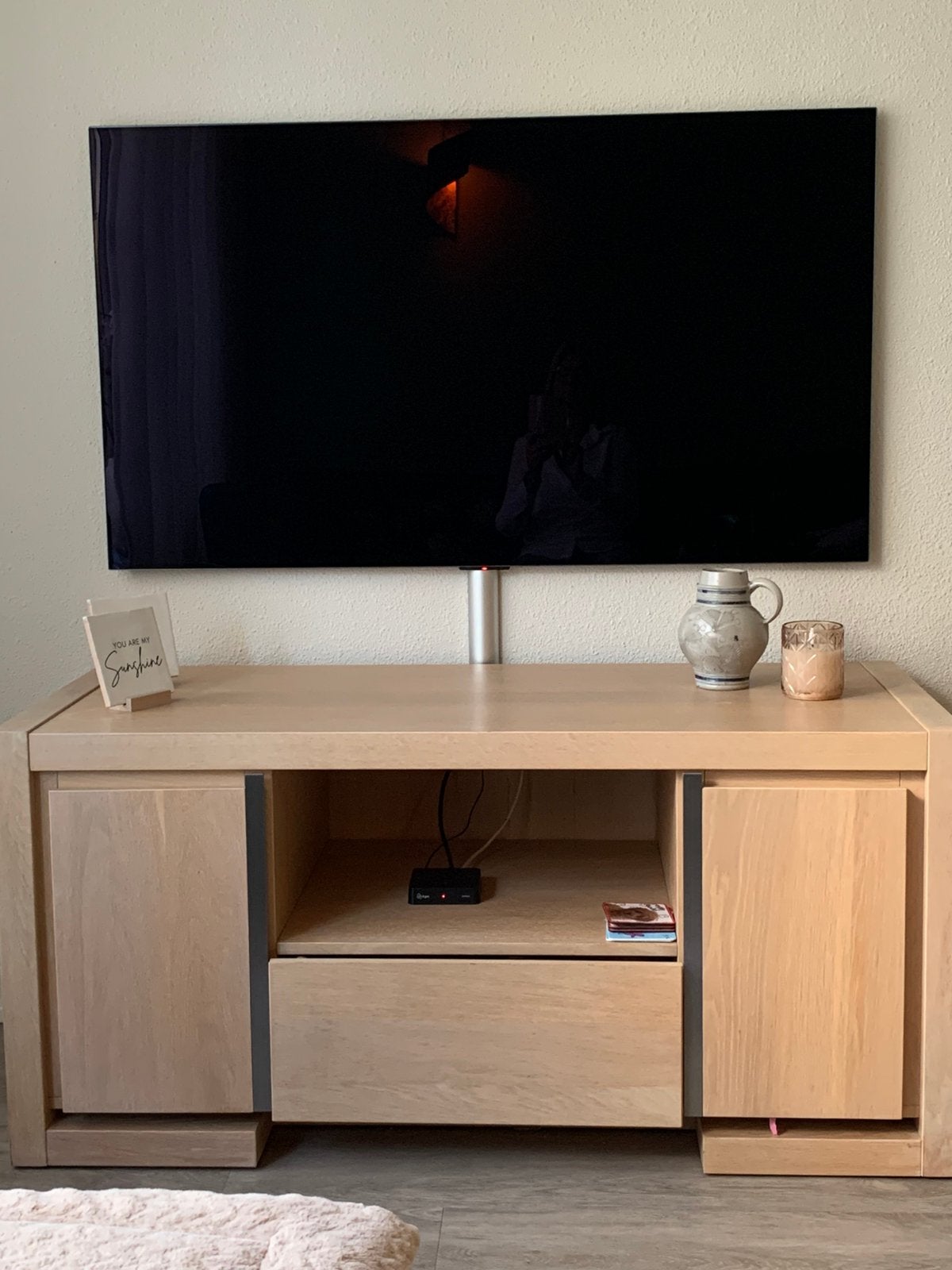 Licht eikenhout televisie meubel, in gebruikte staat., Ophalen, 100 tot 150 cm, Eikenhout, Zo goed als nieuw