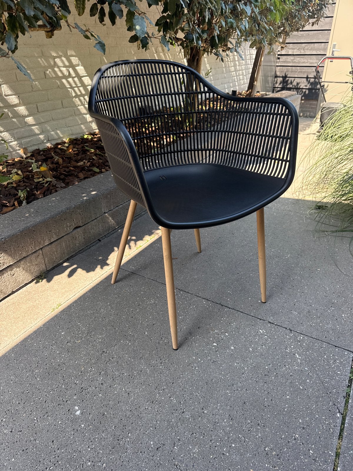Set van 8 kunststof zwarte tuin stoelen, Ophalen, Kunststof, Zwart, Zo goed als nieuw