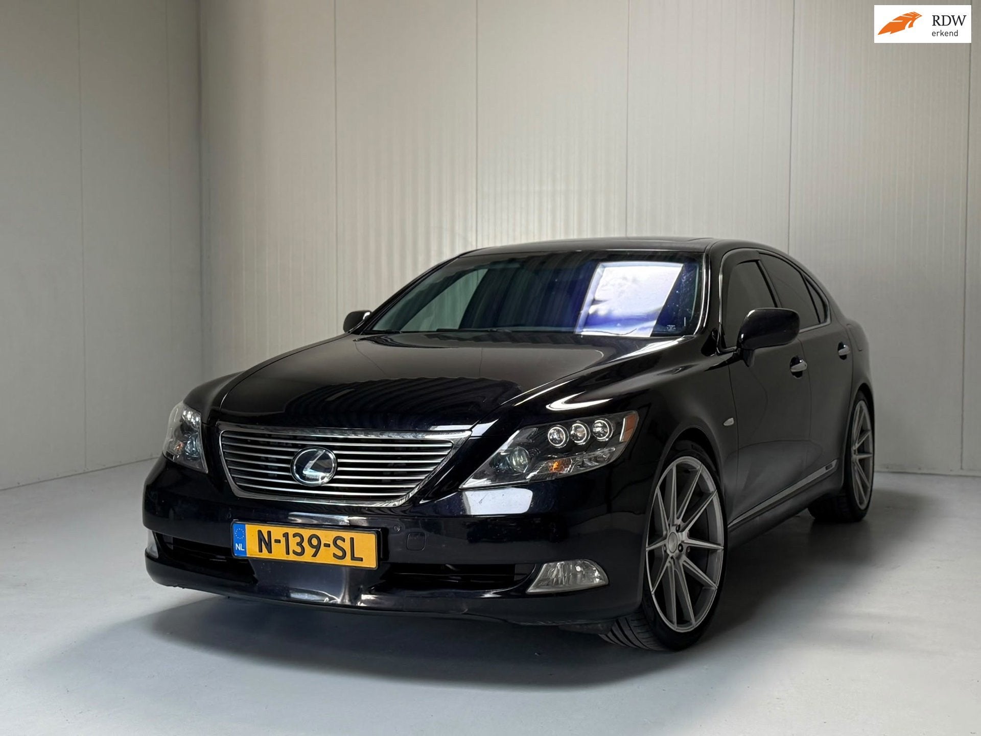 Lexus LS 600h Executive, Auto's, Automaat, Gebruikt, 8 cilinders, 2245 kg