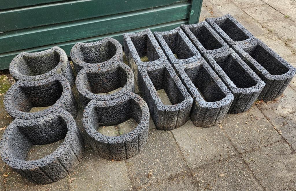 14 betonnen bloembakken, Tuin en Terras, Ophalen, Minder dan 30 cm, Minder dan 60 cm, Rond