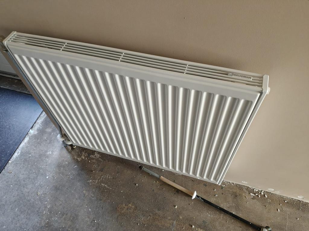 Radiatoren, Doe-het-zelf en Verbouw, Verwarming en Radiatoren, Ophalen, Zo goed als nieuw, Radiator, 30 tot 80 cm