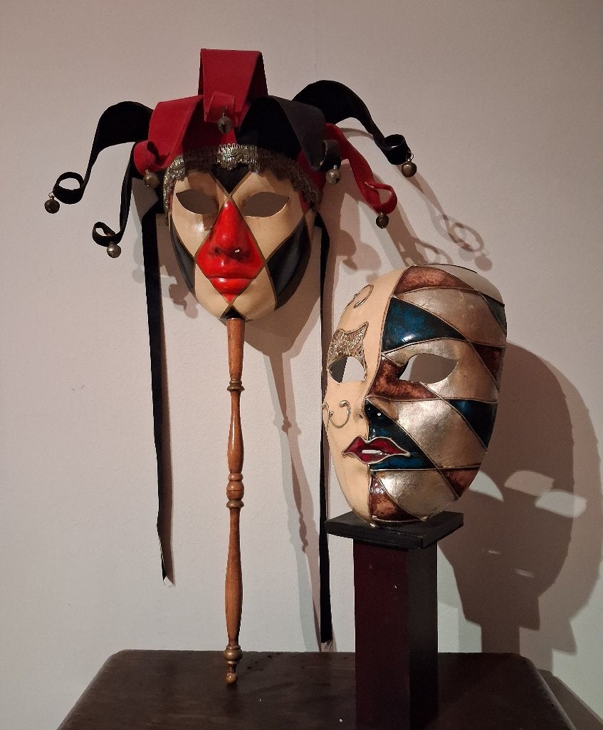 Venetiaanse Maskers set Cartapesta Nar Harlekijn & De Volto, Antiek en Kunst, Ophalen of Verzenden