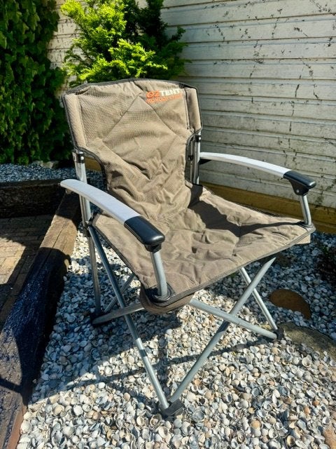 Comfortabel Camping Stoelen en klaptafel kunststof, Ophalen, Zo goed als nieuw, Campingstoel
