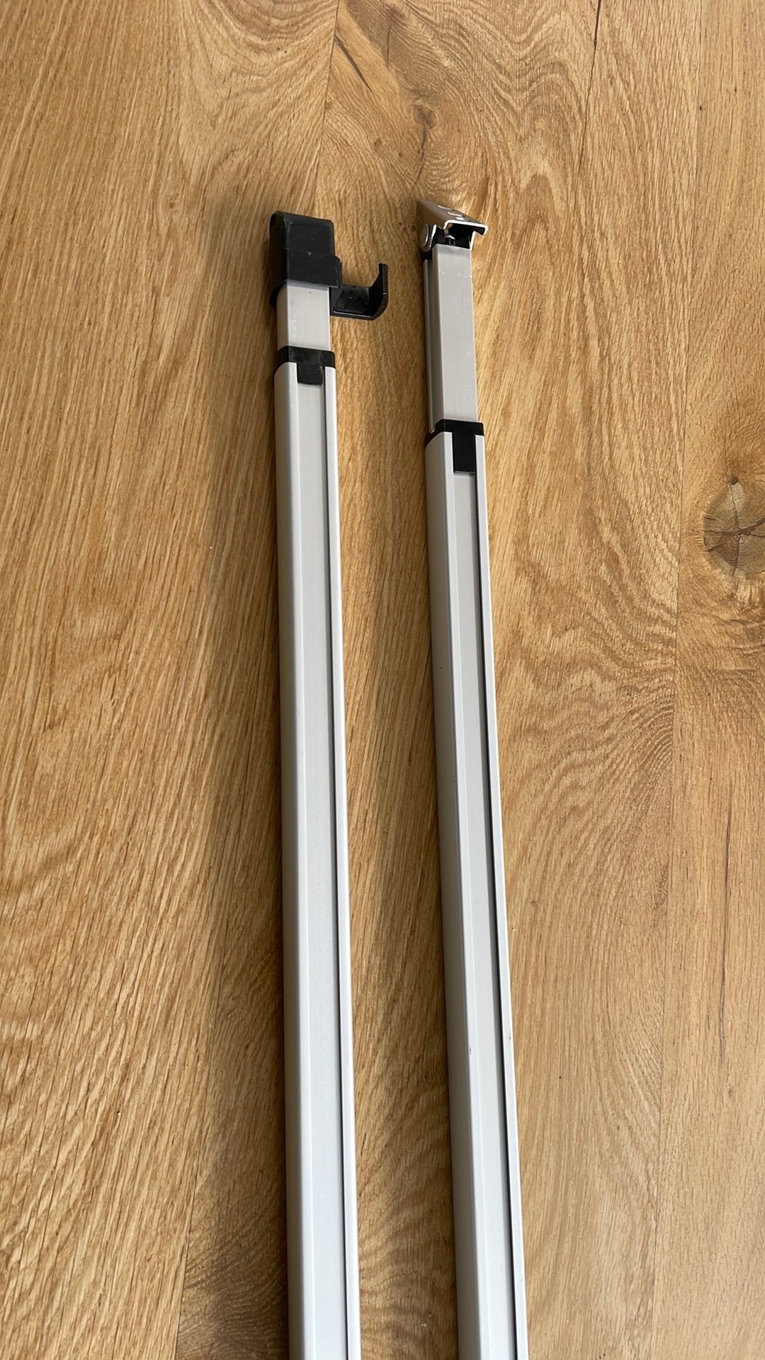 Poten voor Thule Omnistor 1200 zakluifel onderdelen rechts, Ophalen of Verzenden, Gebruikt, 250 mm of meer