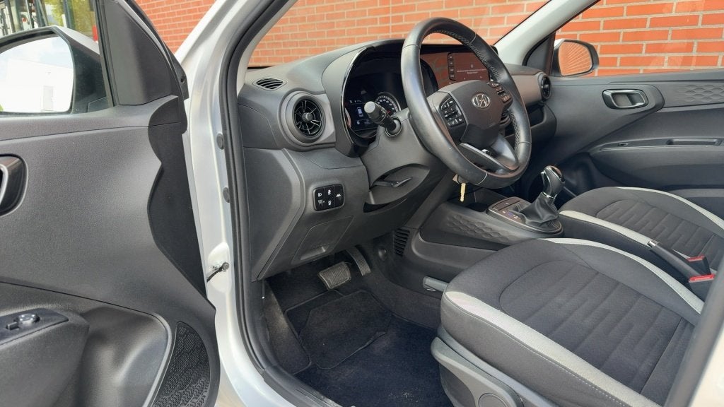 Hyundai i10 1.0 Comfort Smart Automaat 5 pers. Navigatie Cam, Auto's, Stof, Gebruikt, 899 kg, 23 km/l