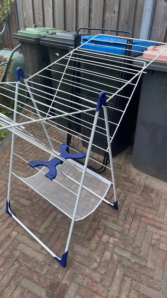 Twee of een wasrek staand, Ophalen, Zo goed als nieuw, Wasrek