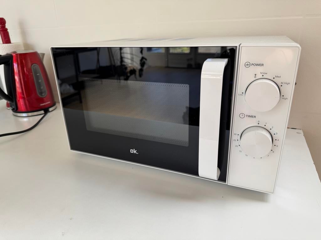 OK. Magnetron - Compact en Gebruiksvriendelijk, Witgoed en Apparatuur, Magnetrons, Ophalen, Minder dan 45 cm, Draaiplateau, Vrijstaand