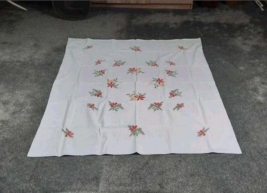 Vintage geborduurd tafelkleed, Ophalen of Verzenden, Rechthoek, Binnen