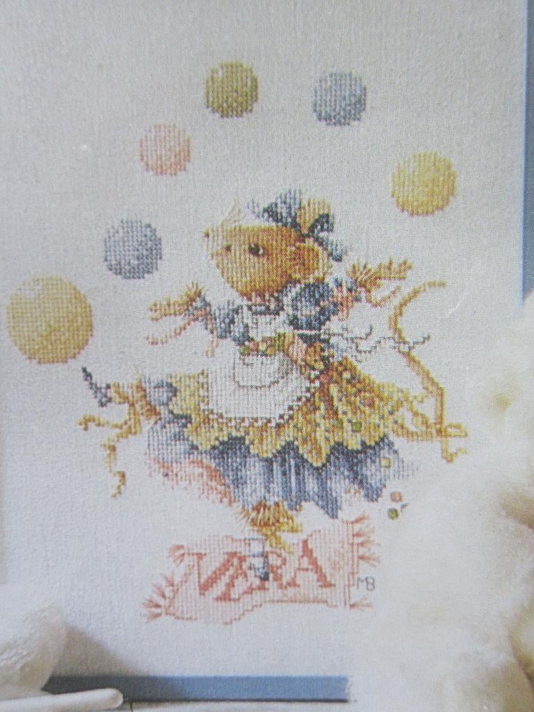 borduurpatroon VERA de MUIS en VICTORIA PLUM eekhoorns, Hobby en Vrije tijd, Borduren en Borduurmachines, Ophalen of Verzenden