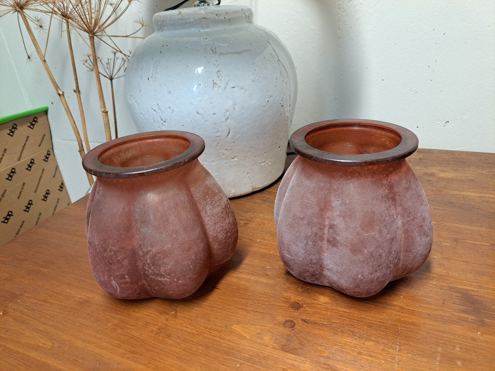 twee glazen windlichten/vazen, Huis en Inrichting, Woonaccessoires | Vazen, 16 cm, Oranje, Ophalen of Verzenden, Glas