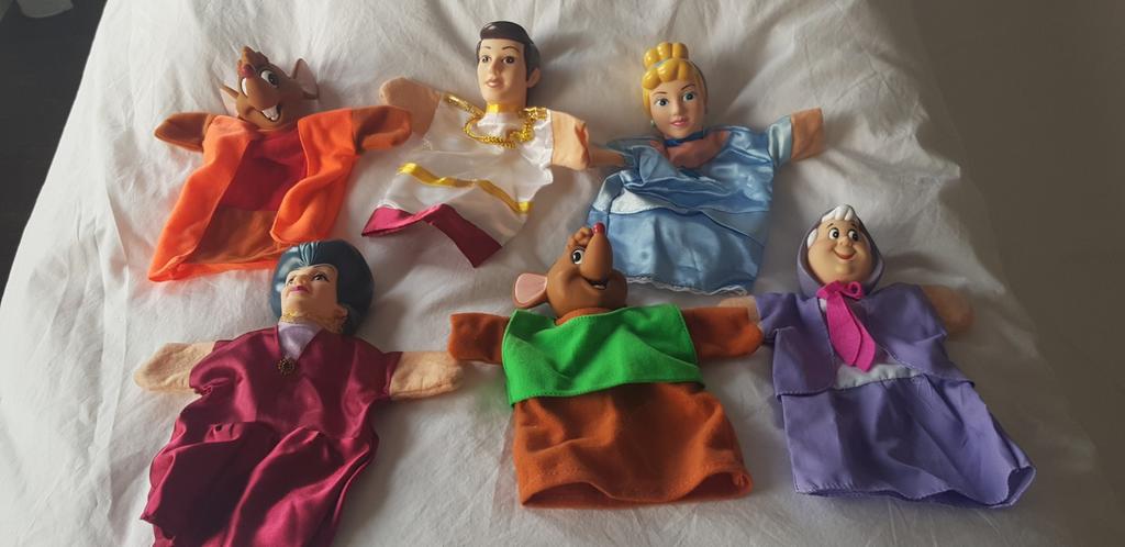 Nieuw deze handpoppen set van Disney Assepoester, Ophalen of Verzenden, Assepoester of Belle, Nieuw, Beeldje of Figuurtje