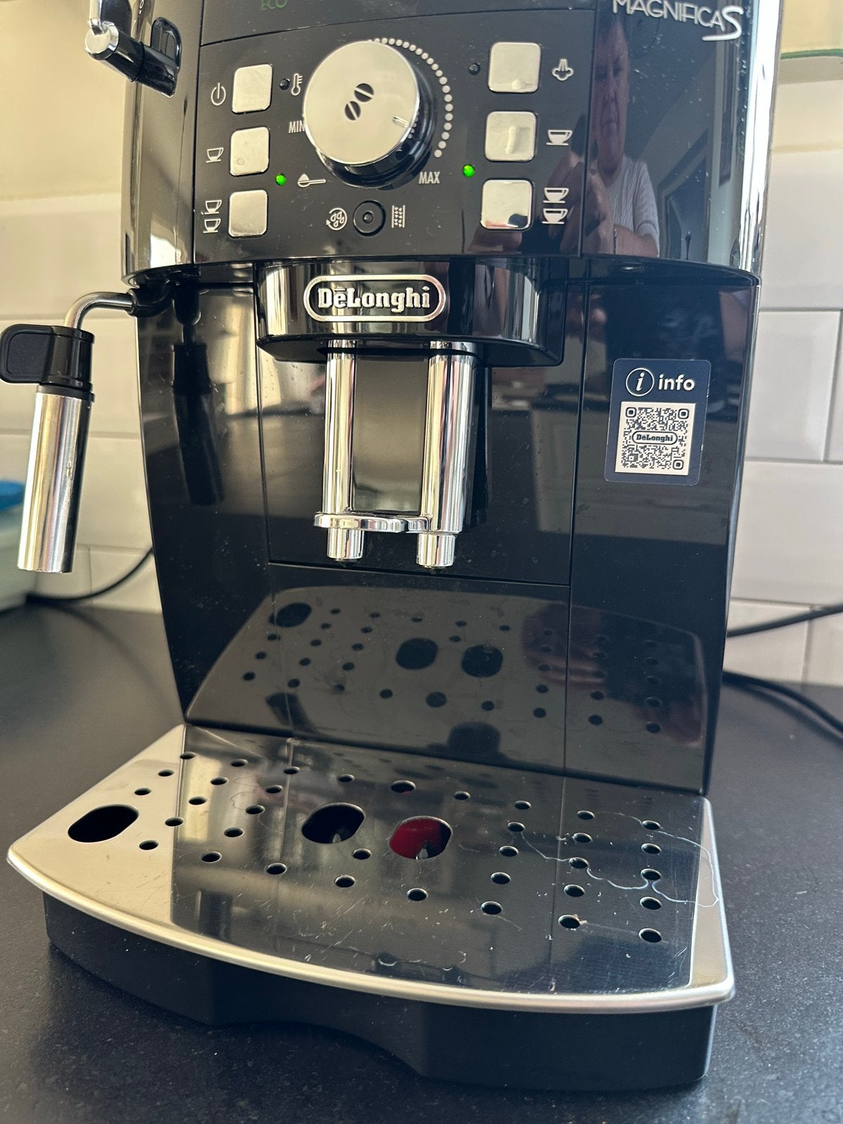 DeLonghi Magnifica S ECAM 21.117.B Koffiemachine, Witgoed en Apparatuur, Koffiezetapparaten, Ophalen, Afneembaar waterreservoir