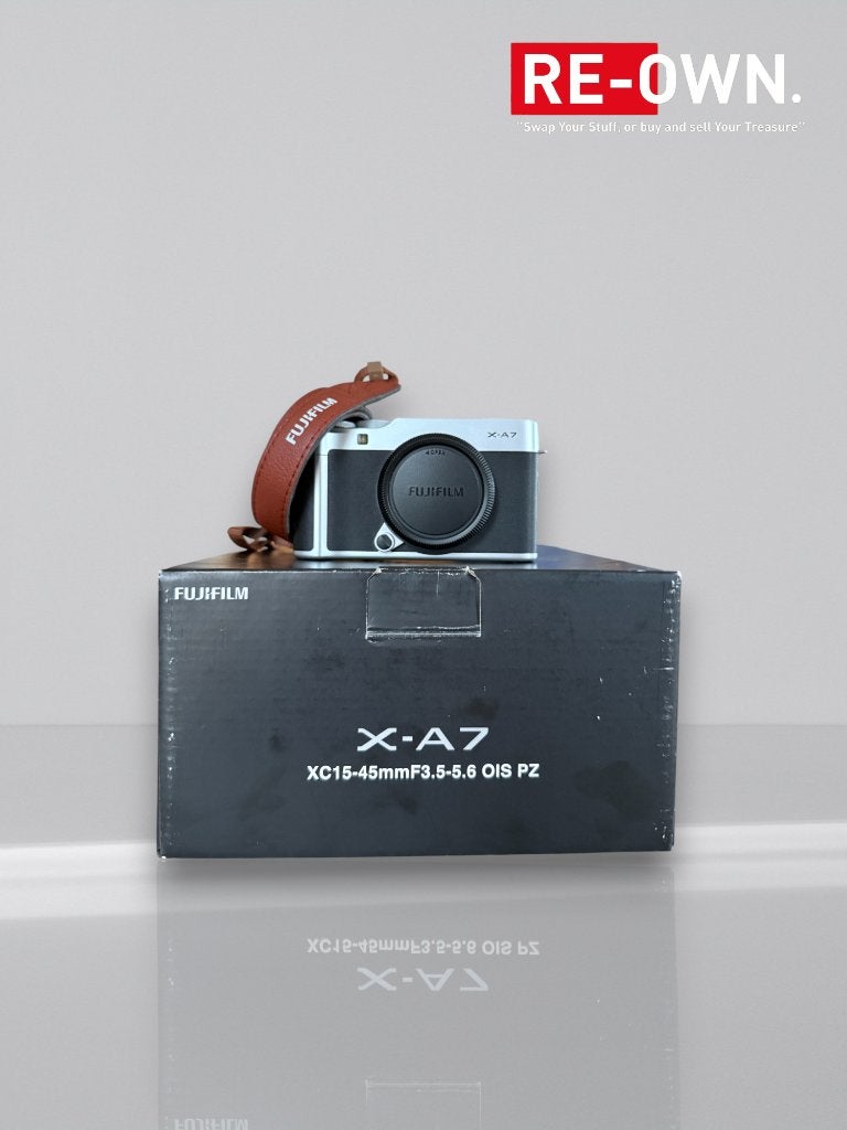 Fujifilm X-A7 body (topstaat + garantie + extra batterijen), ., Ophalen of Verzenden, Zo goed als nieuw, Fujifilm