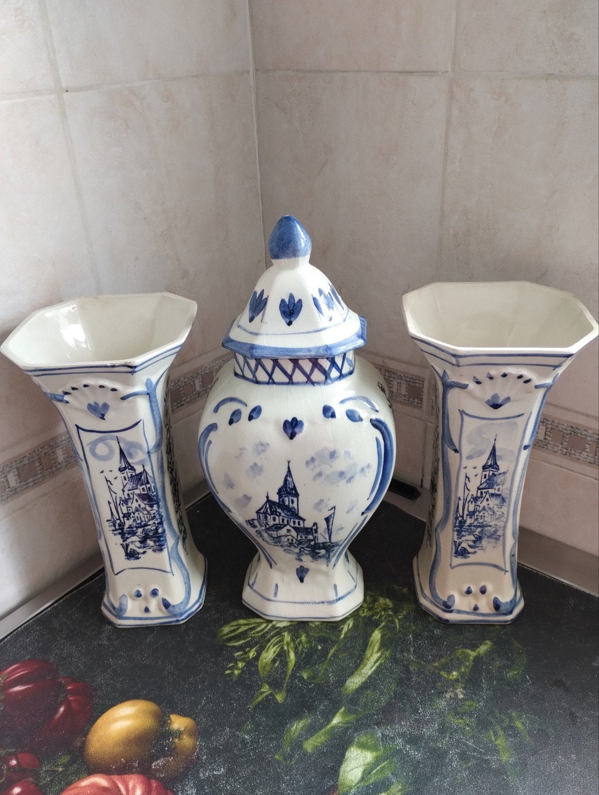Set van 3 handgeschilderde Delfts blauwe vazen, Ophalen