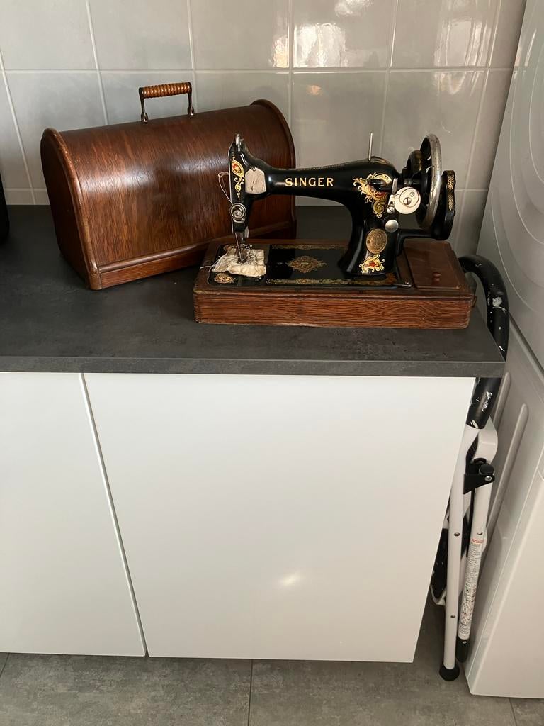 Antieke Singer Naaimachine met Houten Kap, Antiek en Kunst, Antiek | Naaimachines, Ophalen of Verzenden