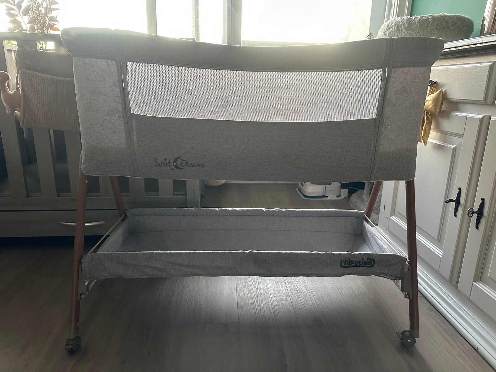 Chipolino Co-sleeper met matras - Verstelbaar & Kantelbaar, Kinderen en Baby's, Babywiegjes en Ledikanten, Ophalen, Zo goed als nieuw