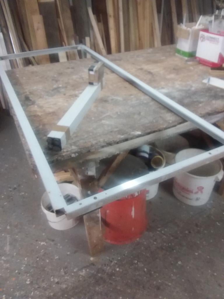 metaal tafelframe met 4 poten., Huis en Inrichting, Tafels | Statafels, Zo goed als nieuw, Ophalen