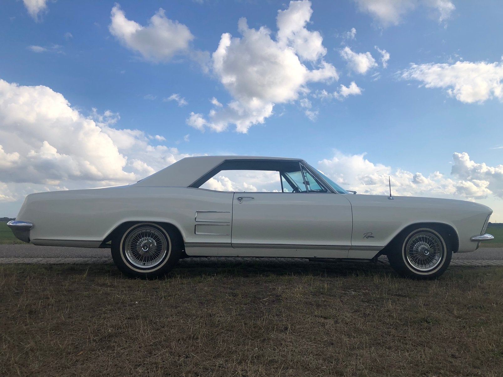 1963 Buick riviera V8 automaat lpg INRUIL RUIL, Auto's, Oldtimers, Automaat, Achterwielaandrijving, Zwart, Leder