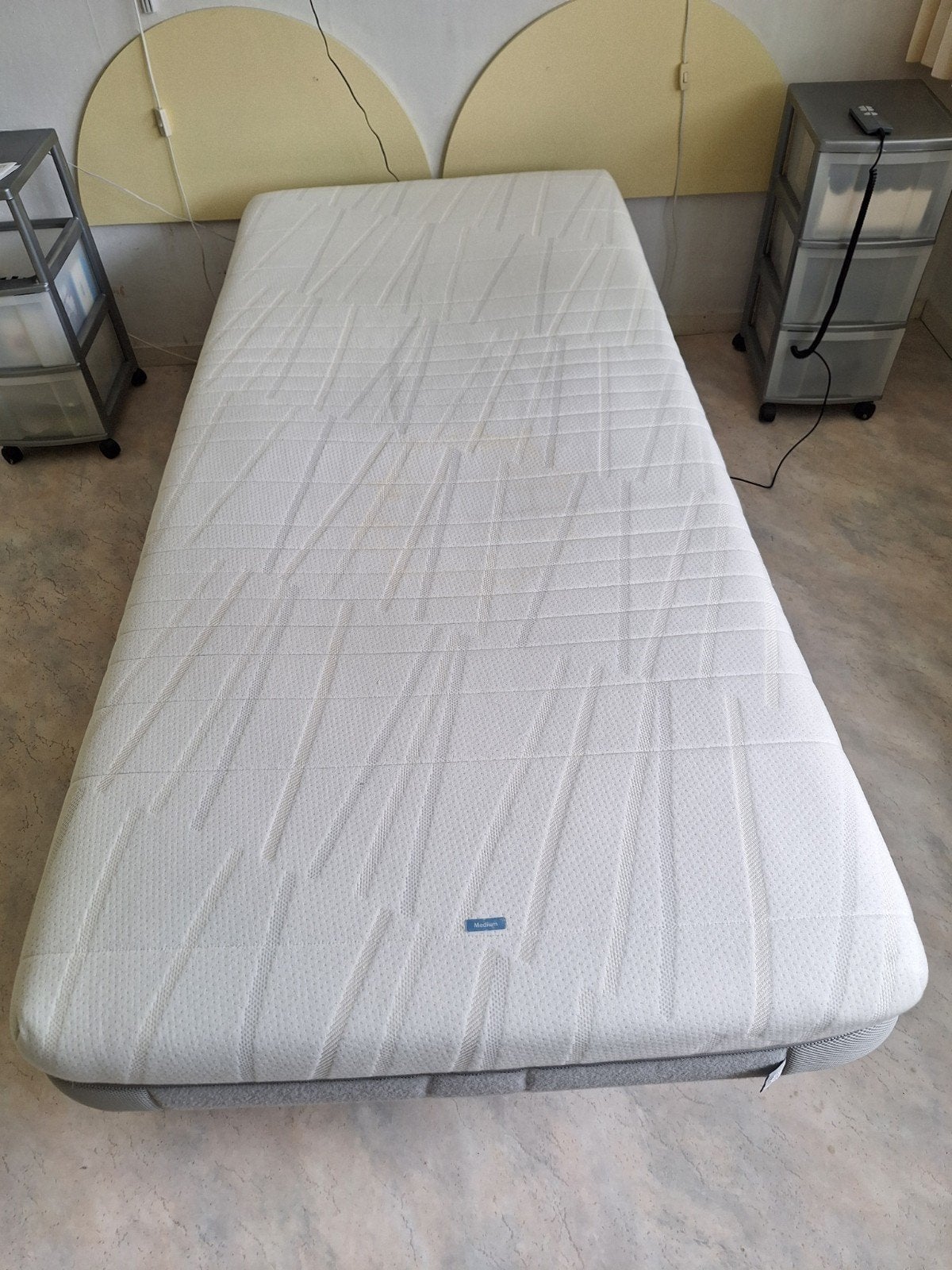 Auping AVS electr. spiraalbodem 477ZM + Matras (verstelbaar, Huis en Inrichting, Slaapkamer | Bedden, Ophalen, 90 cm, Eenpersoons