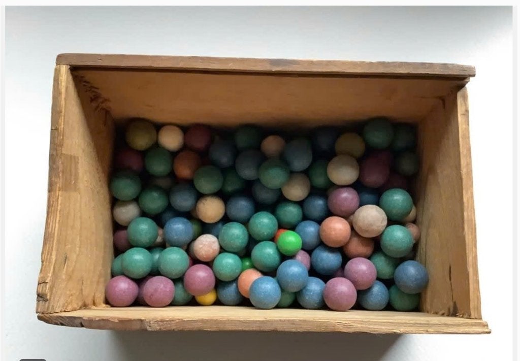 160 antieke klei knikkers 19-20e eeuw in houten kist, Ophalen of Verzenden