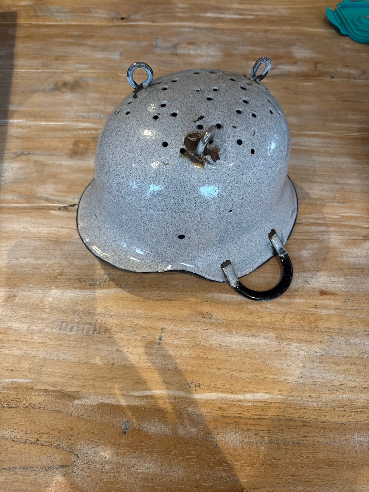 Een geëmailleerde Duitse gemaskt tot vergiet., Antiek en Kunst, Ophalen