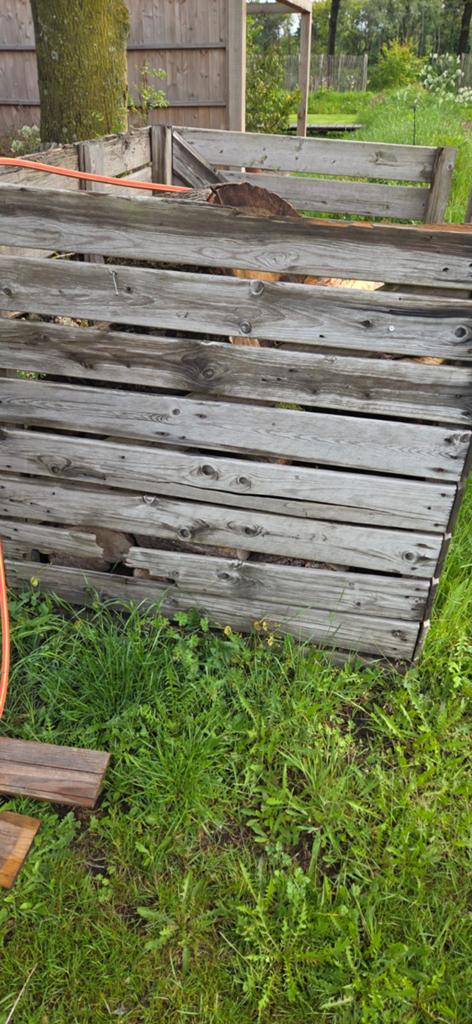 2 Houten kratten (kapot)  en pallets, Minder dan 3 meter, Ophalen of Verzenden, Hout, 1 tot 2 meter