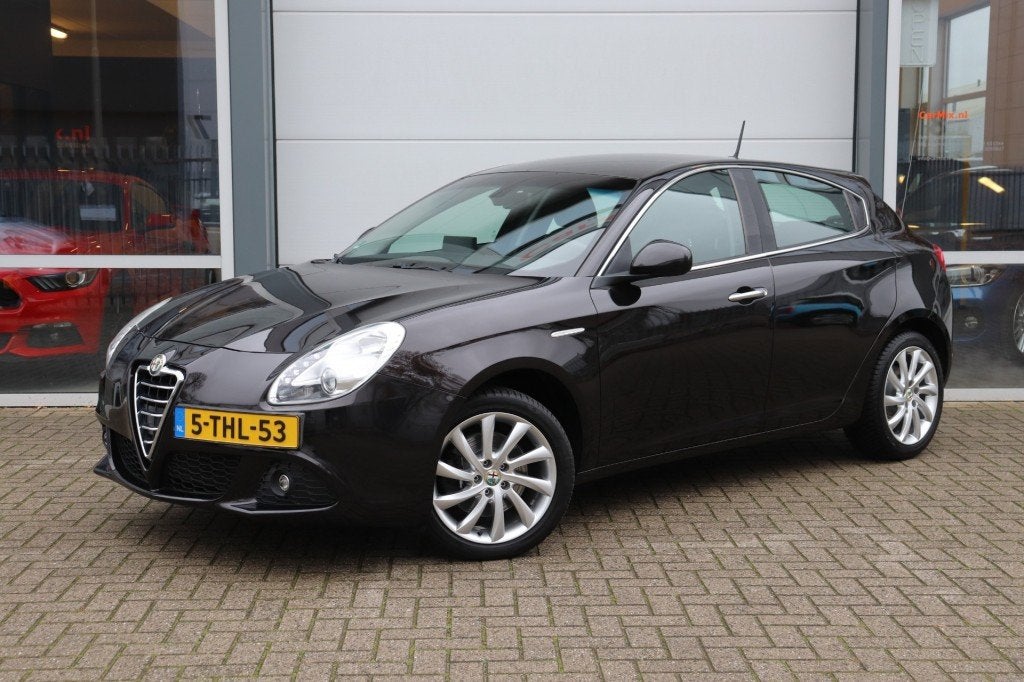 Alfa romeo GIULIETTA 1.4 T DISTINCTIVE Automaat, Auto's, Alfa Romeo, Euro 5, 4 cilinders, Zwart, Origineel Nederlands
