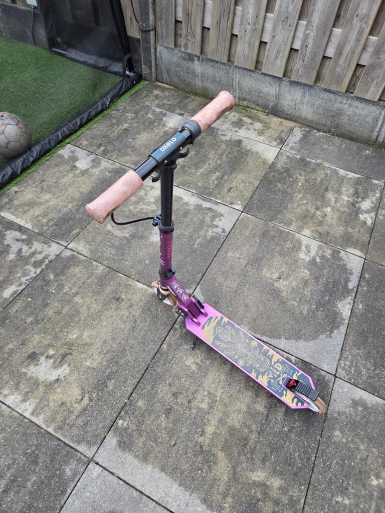 Oxelo step met standaard en voet- en handrem, Fietsen en Brommers, Steps, Ophalen of Verzenden, Gebruikt, Overige typen, Oxelo