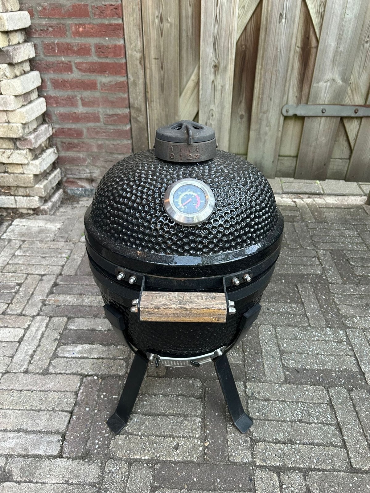 Kleine Kamado BBQ Urban Chef met grillplaat 30 cm, Ophalen of Verzenden, Gebruikt