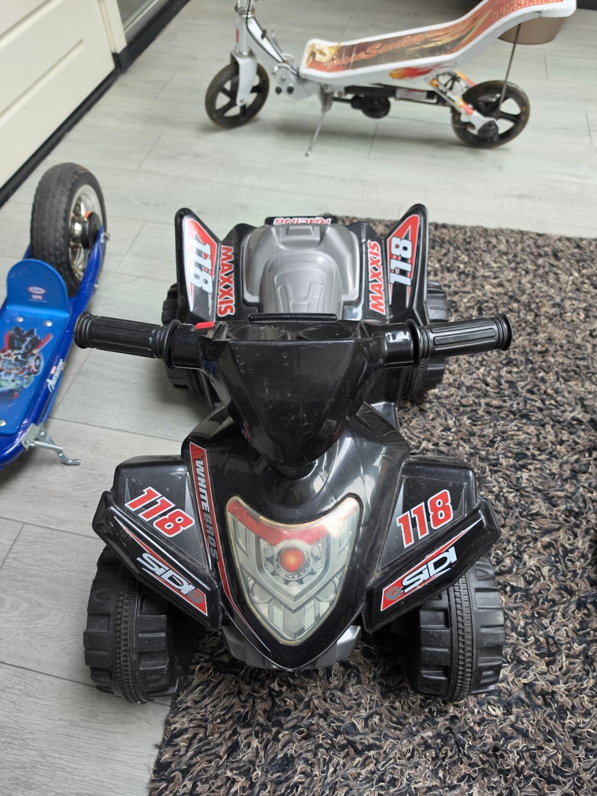 Kinder accu auto - quad (oplader kwijt), Ophalen, Gebruikt