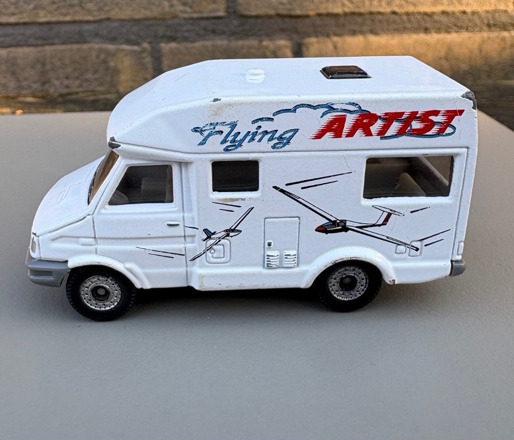 Siku 1020 Iveco Camper FLYING ARTIST, Ophalen of Verzenden, Gebruikt, Bus of Vrachtwagen
