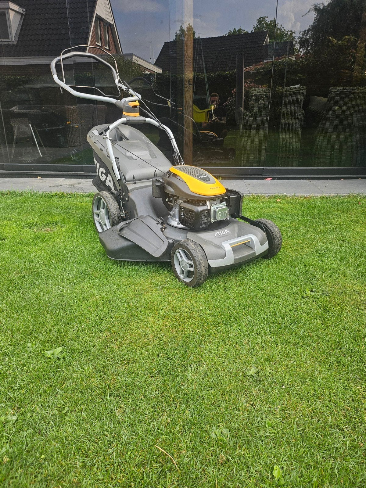 Stiga Combi 955 V Benzine Grasmaaier - Zo goed als nieuw, Tuin en Terras, Grasmaaiers, Cirkelmaaier, Versnellingen, Stiga, Ophalen of Verzenden