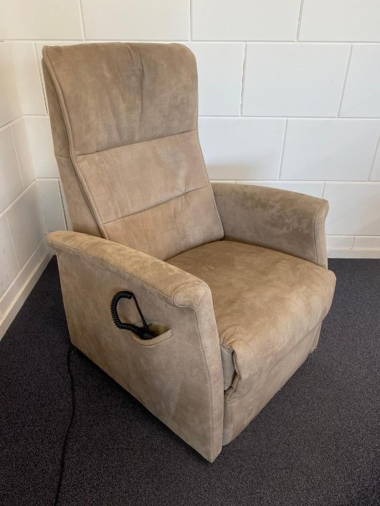Ciar sta op relax stoel lichtgrijs nubbuck - 260110, Huis en Inrichting, Stoelen, Overige materialen, Verzenden, Zo goed als nieuw