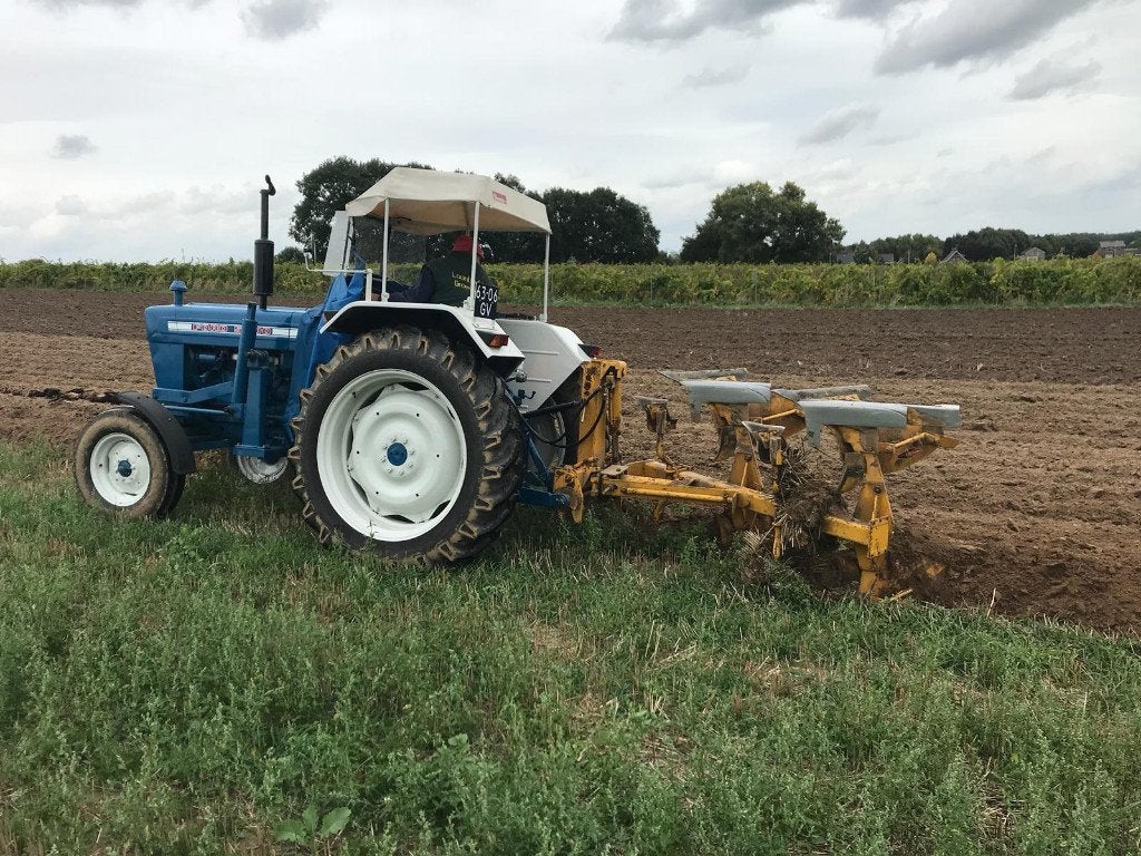 2 scharige  Wentel Ploeg, Ophalen, Grondbewerking