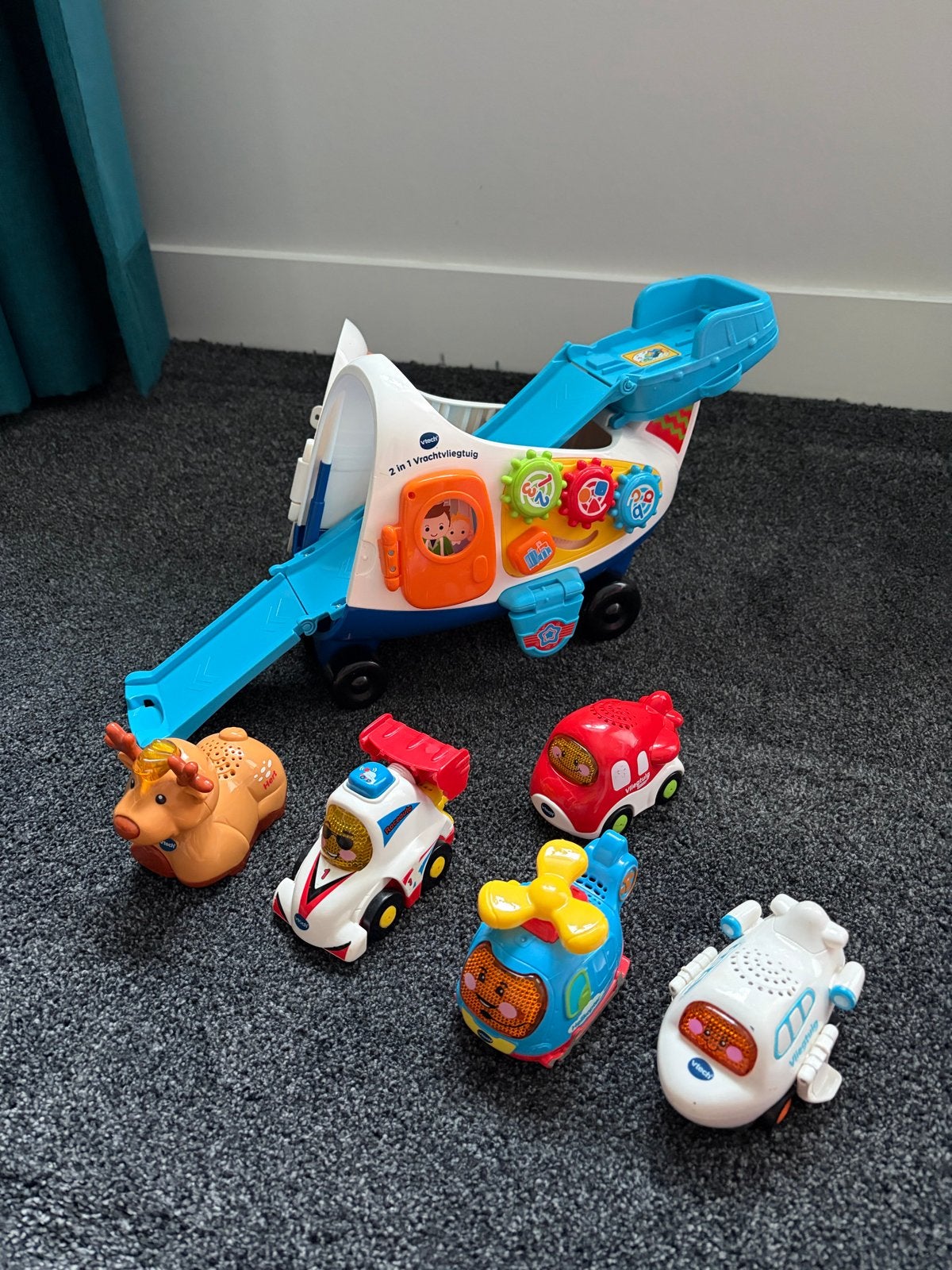VTech 2-in-1 Vliegtuig met 5 Toet Toet Auto's, Kinderen en Baby's, Speelgoed | Vtech, Ophalen, Gebruikt, 6 maanden tot 2 jaar