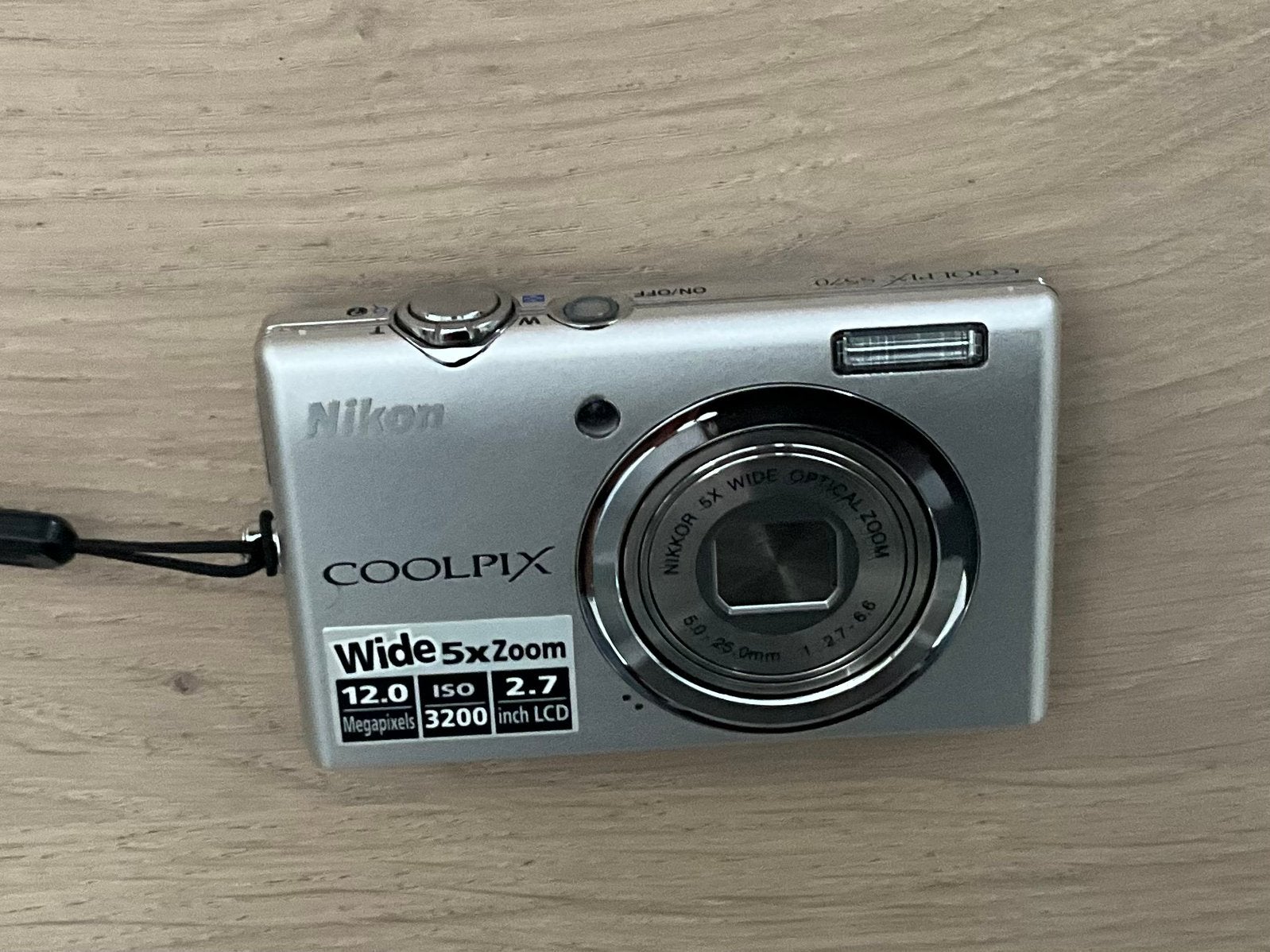 Nikon Coolpix S570 Compact Camera - Zilver, Audio, Tv en Foto, Fotocamera's Digitaal, Ophalen of Verzenden, Gebruikt, Nikon, 4 t/m 7 keer