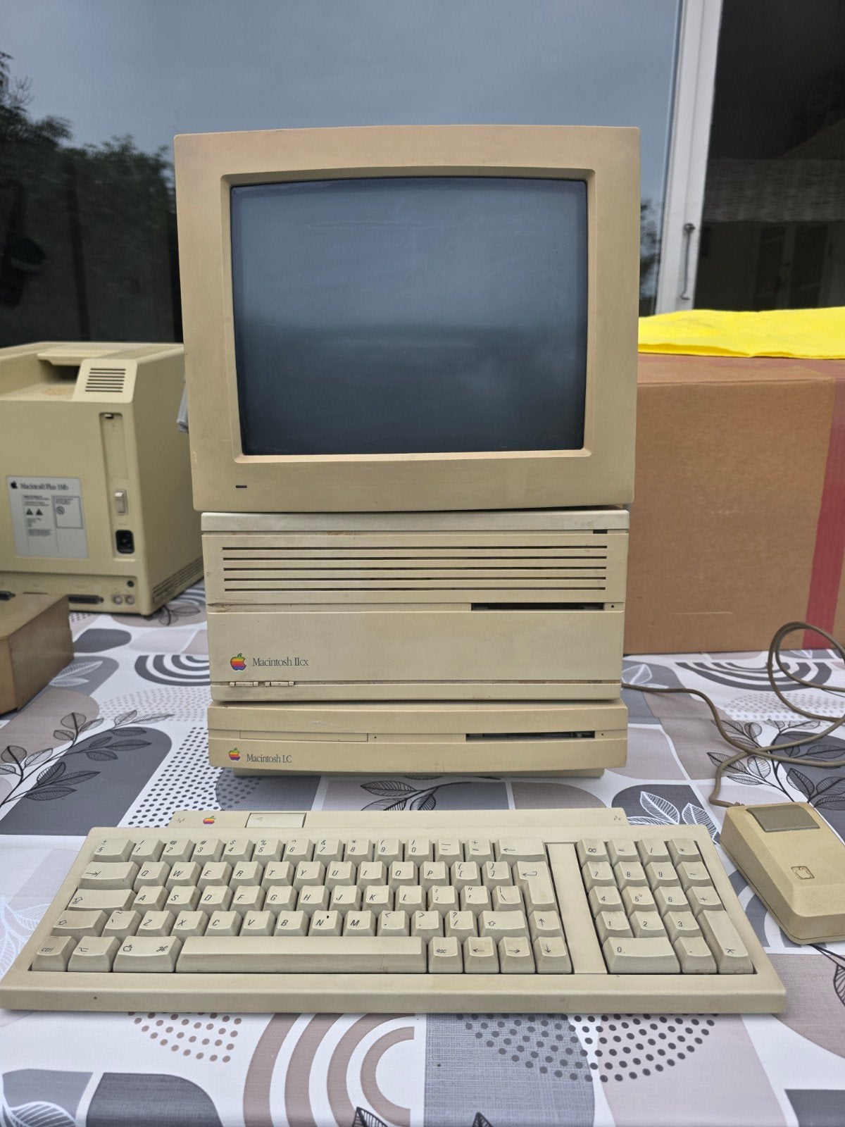 Apple Macintosh Plus & LC met accessoires en disks, Computers en Software, Vintage Computers, Ophalen