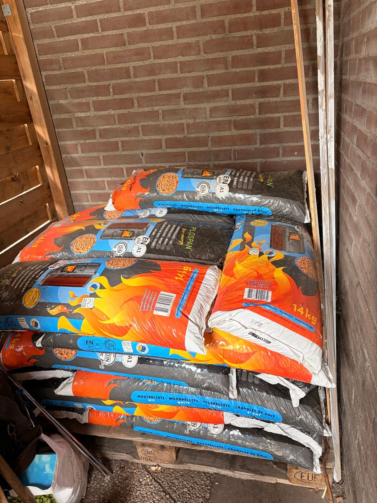 25 x Houtpellets 14kg zakken- PLOSPAN EN A1, Minder dan 3 m³, Ophalen, Overige houtsoorten, Blokken