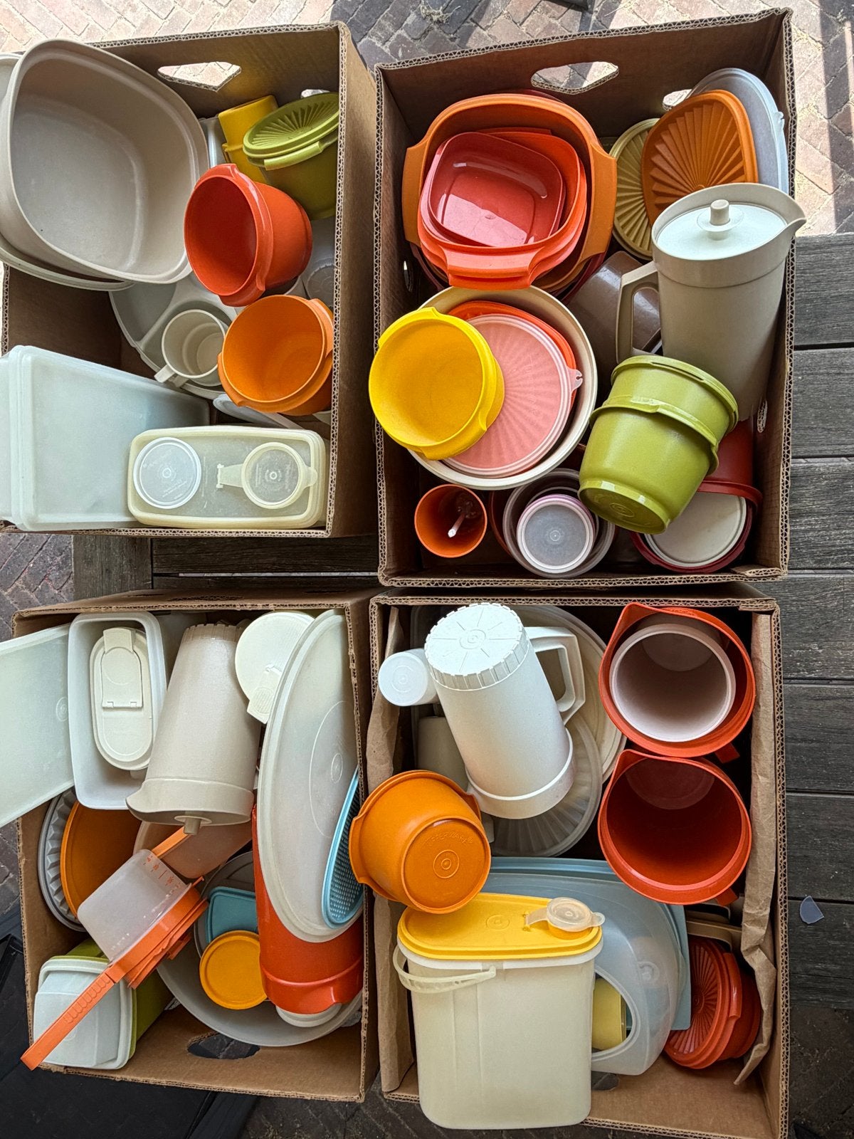 Grote partij vintage Tupperware - Diverse kleuren en types, Ophalen, Gebruikt, Blauw, Met deksel