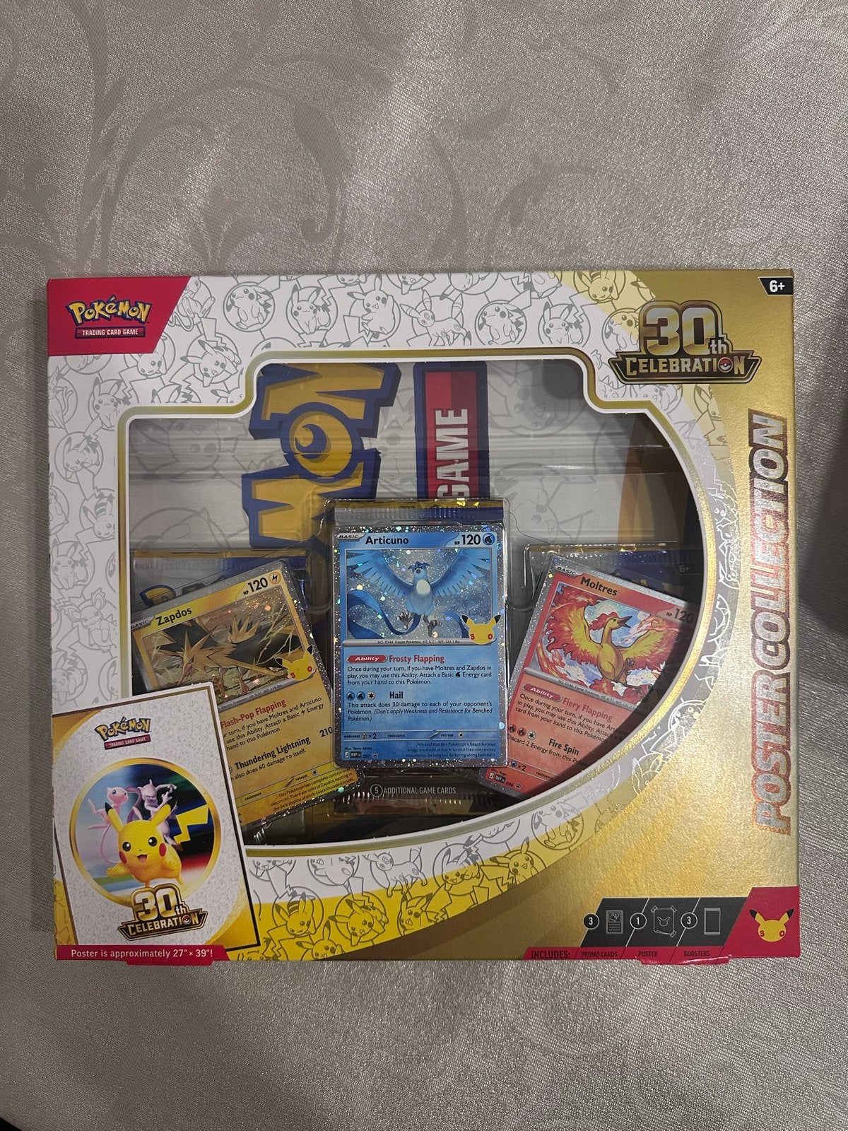 Pokémon 30th Celebrations Poster Collectie met kaarten, Hobby en Vrije tijd, Ophalen of Verzenden, Nieuw, Overige typen