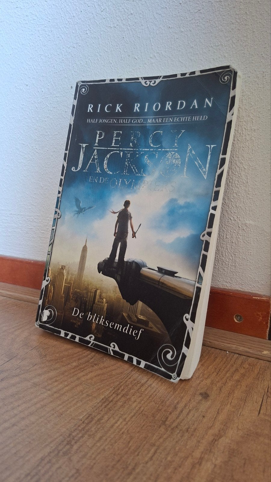 Rick Riordan - De bliksemdief, Fictie algemeen, Rick Riordan, Ophalen of Verzenden, Zo goed als nieuw