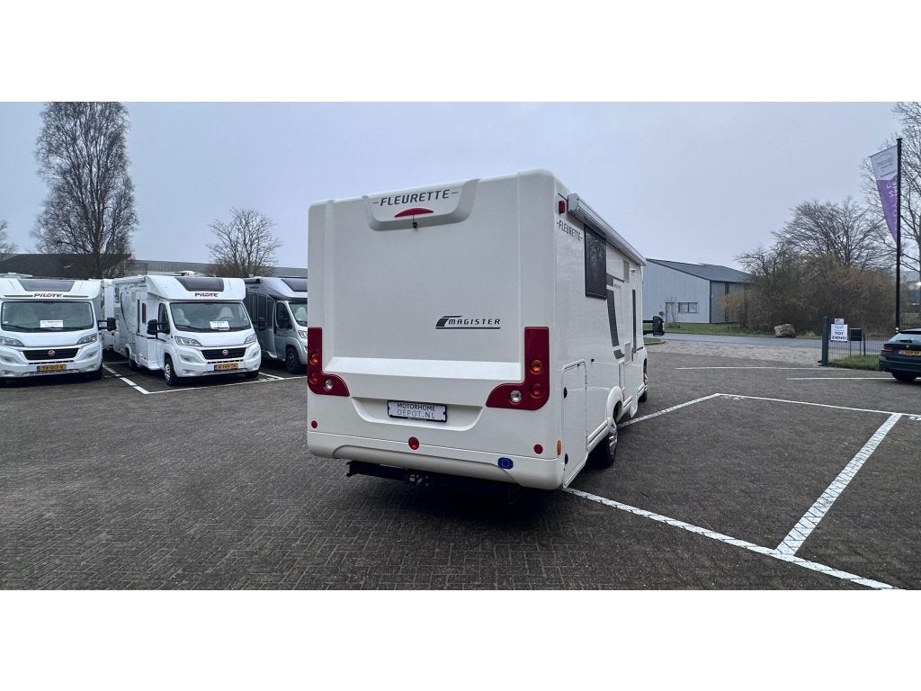 Fleurette Magister 73 LMS Dak Airco slechts 33.500 km !, Caravans en Kamperen, Campers, Overige merken, 7 tot 8 meter, Bedrijf