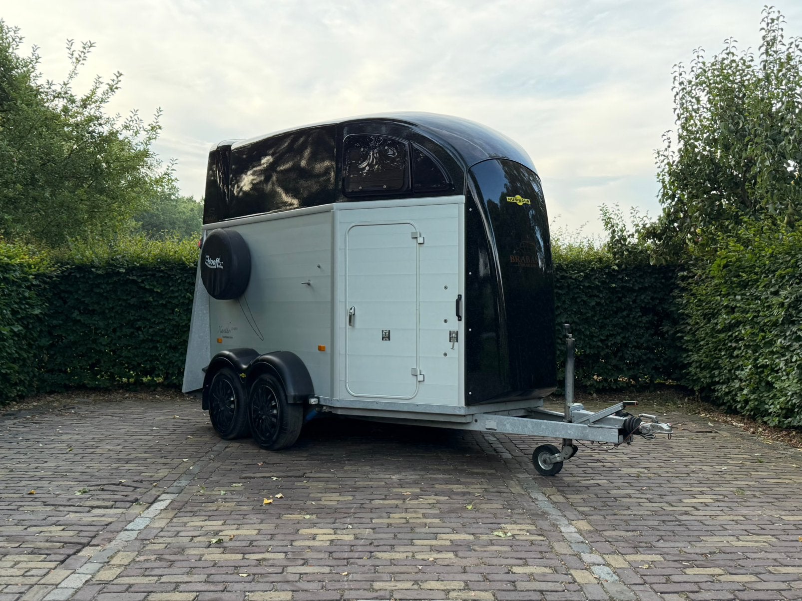 Prachtige 2 paards Humbaur xanthos vol aluminium zadelkamer