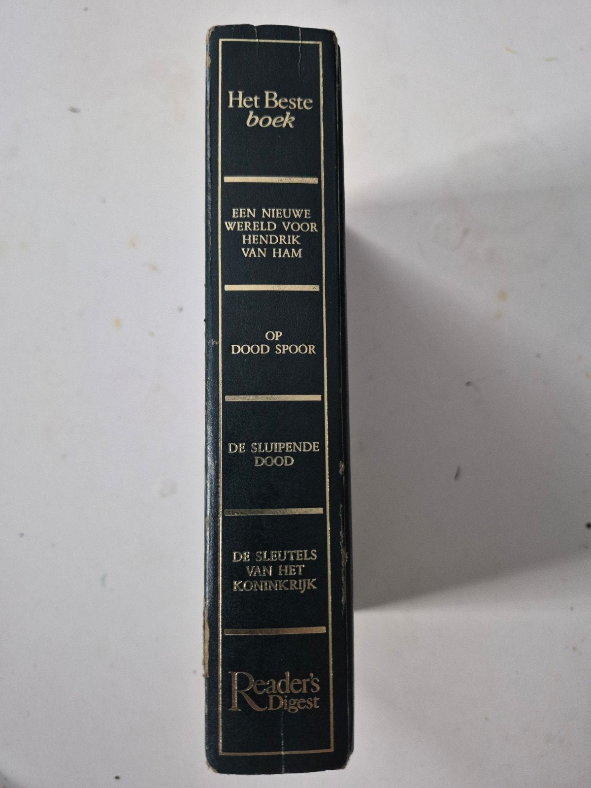 Het Beste Boek Reader's Digest - 4 romans in 1 band, Ophalen of Verzenden, Gelezen, Diverse auteurs, Europa overig